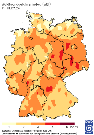 Waldbrandgefahrenindex am 19.Juli 2024: Deutschlandkarte zeigt Regionen mit erhöhter Waldbrandgefahr. Die größte Gefahr ist in Berlin, Brandenburg, Sachsen-Anhalt und Sachsen.