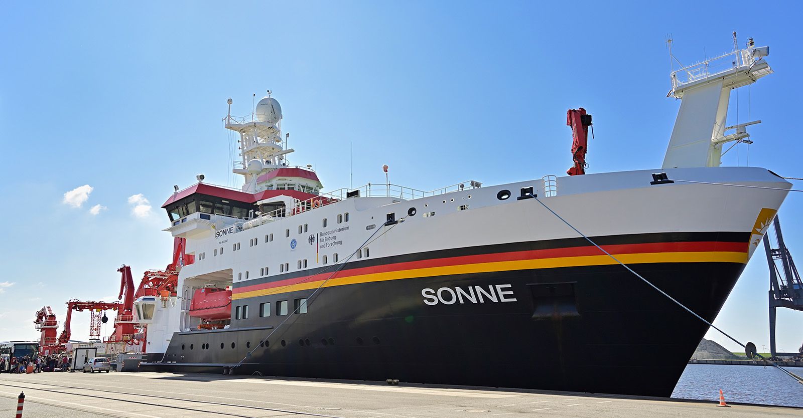The research vessel SONNE.