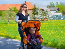 Many single mothers in rural areas appreciate the quiet and nature. Single parents in rural areas