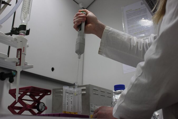 Klicken für eine Vergrösserung Dosierung von Aufschlusschemikalien