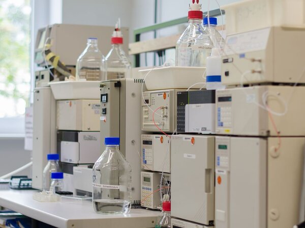 Click to zoom image HPLC system with UV und RI detection